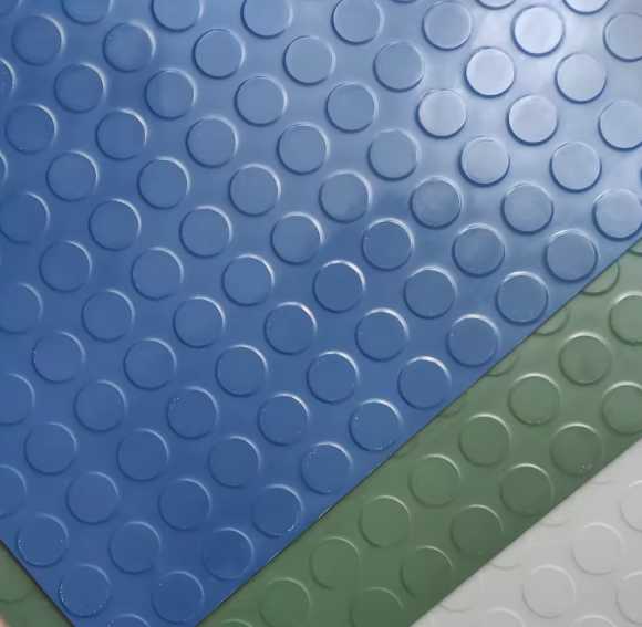 Rubber floor tiles